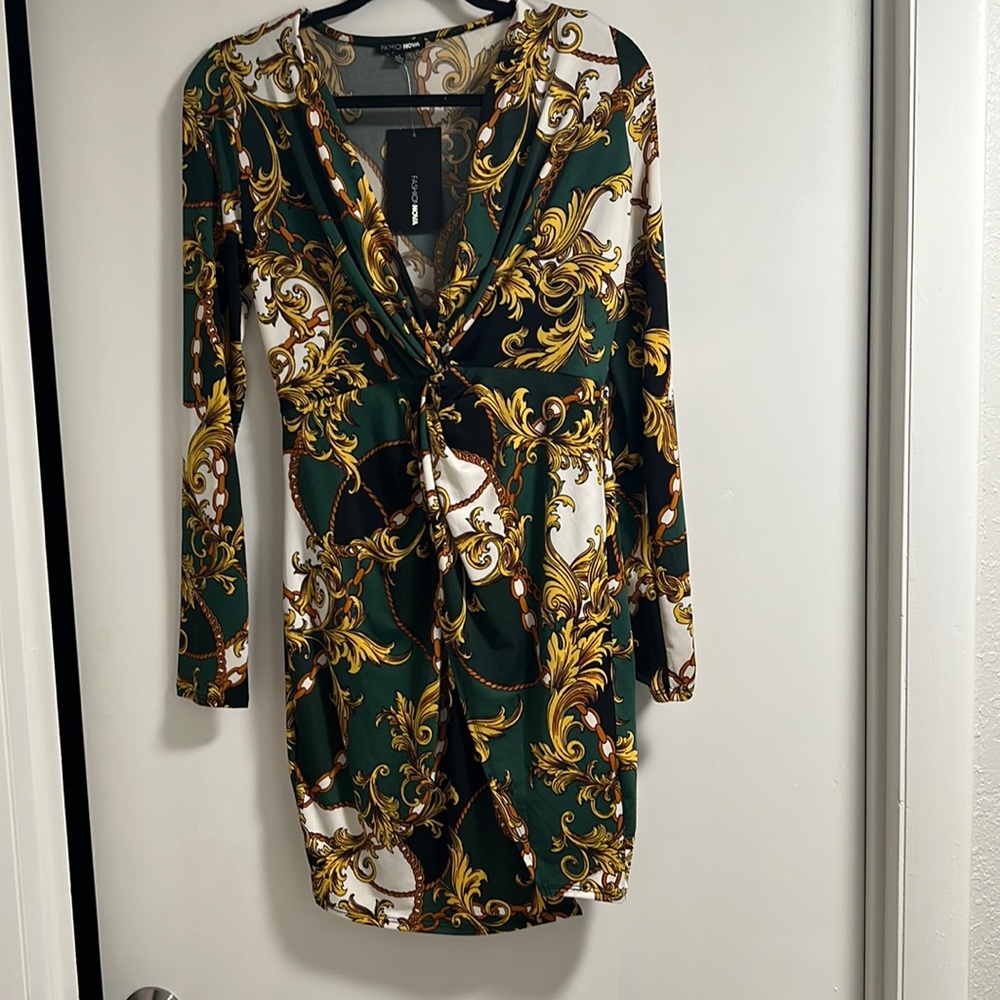 Brand new wirh tags never worn Fashion nova mini long sleeve green combo dress